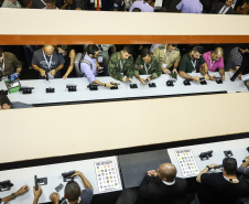 O governador Carlos Massa Ratinho Junior esteve nesta terça-feira (2) na 12ª edição da feira internacional de segurança LAAD Defence & Security, no Rio de Janeiro. A viagem teve como objetivo conhecer tecnologias que possam ser aplicadas no Paraná para reforçar e aprimorar o sistema segurança pública. Foto: Rodrigo Felix Leal/ANPr