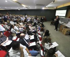 O controlador geral do Estado, Raul Siqueira, durante a apresentação do programa de compliance para servidores públicos, das secretarias, autarquias e empresas públicas. Curitiba, 03-04-19.Foto: Arnaldo Alves / ANPr.