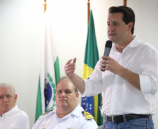 O governador Carlos Massa Ratinho Júnior anuncia medidas para melhoria viária no município de Paranaguá. Foto: José Fernando Ogura/ANPr