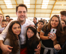 O governador Carlos Massa Ratinho Junior inaugurou nesta quinta-feira (4), em Guarapuava, região central do Paraná, as novas sedes dos colégios estaduais Leni Marlene Jacob e Professor Pedro Carli.  Foto: Rodrigo Felix Leal/ANPr