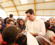 O governador Carlos Massa Ratinho Junior inaugurou nesta quinta-feira (4), em Guarapuava, região central do Paraná, as novas sedes dos colégios estaduais Leni Marlene Jacob e Professor Pedro Carli.  Foto: Rodrigo Felix Leal/ANPr