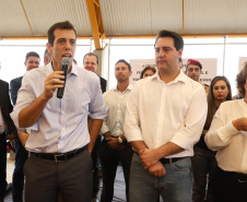 O governador Carlos Massa Ratinho Junior inaugurou nesta quinta-feira (4), em Guarapuava, região central do Paraná, as novas sedes dos colégios estaduais Leni Marlene Jacob e Professor Pedro Carli.  Foto: Rodrigo Felix Leal/ANPr
