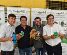 O secretário do Desenvolvimento Sustentável e Turismo, Márcio Nunes, participou, no último sábado (06), da reinauguração do Bosque Municipal "André Ricardo da Silva", em Terra Boa. Durante o evento também houve ações do Programa "Educação Ambiental para Bacias Hidrográficas"  -  Terra Boa, 06/04/2019  -  Foto: Dênis Ferreira Netto/SEDEST
