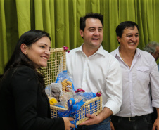 O governador Carlos Massa Ratinho Junior  assina ordem de serviço para construção de Escola em Mauá da Serra nesta quarta-feira (10).  Mauá da Serra, 10/04/2019 -  Foto: Geraldo Bubniak/ANPr