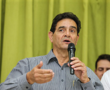 O governador Carlos Massa Ratinho Junior  assina ordem de serviço para construção de Escola em Mauá da Serra nesta quarta-feira (10).  Londrina, 10/04/2019 -  Foto: Geraldo Bubniak/ANPr