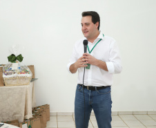  Também em Mauá da Serra, Ratinho Junior visitou as instalações da SL Alimentos, uma das maiores produtoras de aveia da América Latina. No local, ele reforçou o compromisso do Estado com o setor produtivo. “Estamos construindo aqui no Paraná um ambiente para que as indústrias possam crescer e gerar cada vez mais empregos”, disse. Foto: Rodrigo Felix Leal/ANPr