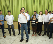 O município de Mauá da Serra, no Vale do Ivaí, ganhará uma nova escola estadual. O governador Carlos Massa Ratinho Junior esteve no município nesta quarta-feira (10) para assinar a ordem de serviço para a construção do Colégio Estadual Vilson Miranda, que terá capacidade para 840 estudantes. O investimento é de R$ 5 milhões.  -  Mauá da Serra, 10/04/2019  -  Foto: Rodrigo Félix Leal/ANPr