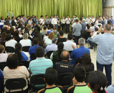 O município de Mauá da Serra, no Vale do Ivaí, ganhará uma nova escola estadual. O governador Carlos Massa Ratinho Junior esteve no município nesta quarta-feira (10) para assinar a ordem de serviço para a construção do Colégio Estadual Vilson Miranda, que terá capacidade para 840 estudantes. O investimento é de R$ 5 milhões.  -  Mauá da Serra, 10/04/2019  -  Foto: Rodrigo Félix Leal/ANPr