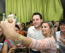 O município de Mauá da Serra, no Vale do Ivaí, ganhará uma nova escola estadual. O governador Carlos Massa Ratinho Junior esteve no município nesta quarta-feira (10) para assinar a ordem de serviço para a construção do Colégio Estadual Vilson Miranda, que terá capacidade para 840 estudantes. O investimento é de R$ 5 milhões.  -  Mauá da Serra, 10/04/2019  -  Foto: Rodrigo Félix Leal/ANPr