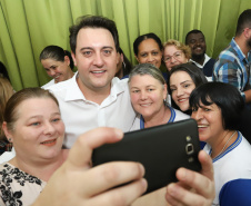 O município de Mauá da Serra, no Vale do Ivaí, ganhará uma nova escola estadual. O governador Carlos Massa Ratinho Junior esteve no município nesta quarta-feira (10) para assinar a ordem de serviço para a construção do Colégio Estadual Vilson Miranda, que terá capacidade para 840 estudantes. O investimento é de R$ 5 milhões.  -  Mauá da Serra, 10/04/2019  -  Foto: Rodrigo Félix Leal/ANPr