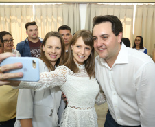O município de Mauá da Serra, no Vale do Ivaí, ganhará uma nova escola estadual. O governador Carlos Massa Ratinho Junior esteve no município nesta quarta-feira (10) para assinar a ordem de serviço para a construção do Colégio Estadual Vilson Miranda, que terá capacidade para 840 estudantes. O investimento é de R$ 5 milhões.  -  Mauá da Serra, 10/04/2019  -  Foto: Rodrigo Félix Leal/ANPr