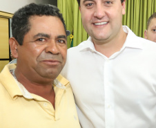 O município de Mauá da Serra, no Vale do Ivaí, ganhará uma nova escola estadual. O governador Carlos Massa Ratinho Junior esteve no município nesta quarta-feira (10) para assinar a ordem de serviço para a construção do Colégio Estadual Vilson Miranda, que terá capacidade para 840 estudantes. O investimento é de R$ 5 milhões.  -  Mauá da Serra, 10/04/2019  -  Foto: Rodrigo Félix Leal/ANPr