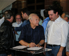 O governador Carlos Massa Ratinho Junior  assina ato que instala o Governo na Expolondrina nesta quarta-feira (10). Na foto, o presidente da Assembleia Legislativa, Ademar Traiano.  -  Londrina, 10/04/2019 -  Foto: Geraldo Bubniak/ANPr