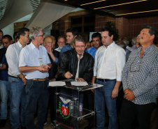 O governador Carlos Massa Ratinho Junior  assina ato que instala o Governo na Expolondrina nesta quarta-feira (10).  Londrina, 10/04/2019 -  Foto: Geraldo Bubniak/ANPr