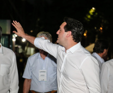O governador Carlos Massa Ratinho Junior  assina ato que instala o Governo na Expolondrina nesta quarta-feira (10).  Londrina, 10/04/2019 -  Foto: Geraldo Bubniak/ANPr