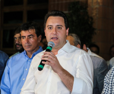 O governador Carlos Massa Ratinho Junior  assina ato que instala o Governo na Expolondrina nesta quarta-feira (10).  Londrina, 10/04/2019 -  Foto: Geraldo Bubniak/ANPr