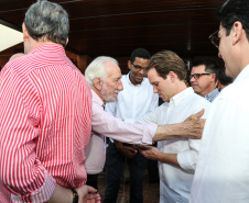 O governador Carlos Massa Ratinho Junior  assina ato que instala o Governo na Expolondrina nesta quarta-feira (10).  Londrina, 10/04/2019 -  Foto: Geraldo Bubniak/ANPr