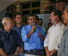 O governador Carlos Massa Ratinho Junior  assina ato que instala o Governo na Expolondrina nesta quarta-feira (10).  Londrina, 10/04/2019 -  Foto: Geraldo Bubniak/ANPr