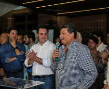 O governador Carlos Massa Ratinho Junior  assina ato que instala o Governo na Expolondrina nesta quarta-feira (10).  Londrina, 10/04/2019 -  Foto: Geraldo Bubniak/ANPr