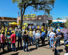 O vice governador Darci Piana faz a  entrega de tratores para agricultores familiares. Os equipamentos são do programa Trator Solidário, na Expolondrina nesta quinta-feira (11).  Londrina, 11/04/2019 -  Foto: Geraldo Bubniak/ANPr