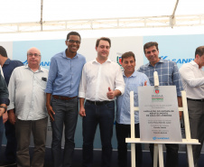O governador Carlos Massa Ratinho Junior e o presidente da Sanepar, Cláudio Stábile, inauguraram nesta quinta-feira (11) um novo sistema de abastecimento de água em Londrina, capaz de atender quaisquer emergências ou inconstâncias na cidade.  Londrina, 11/04/2019  -  Foto: Rodrigo Felix Leal/ANPr