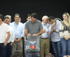 O governador Carlos Massa Ratinho Junior afirmou nesta sexta-feira (12), em encontro com prefeitos de cidades da região Norte, realizado na ExpoLondrina, que o programa de transferência da sede administrativa para cidades do interior fortalece a presença do governo junto à população e agiliza o encaminhamento das demandas regionais.  -  Londrina, 12/04/2019  -  Foto: Rodrigo Félix Leal/ANPr
