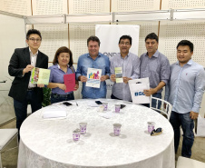 A Secretaria do Desenvolvimento Sustentável e Turismo promoveu nesta semana diversas ações em Londrina, Sertaneja e Centenário do Sul. Houve o plantio de árvores e soltura de peixes, além da Tenda da Sustentabilidade com exposição didática para as crianças e distribuição de materiais de educação ambiental. As ações fazem parte do Programa Educação Ambiental para Bacias Hidrográficas.  -  Londrina, 11/-4/2019  -  Foto: Dênis Ferreira Netto/SEDEST