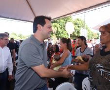O governador Carlos Massa Ratinho Junior participa nesta sexta-feira (12) da inauguração do residencial Manoel Bono Belascuzas e entrega as chaves da casa própria para 44 famílias de Nova Londrina, no Noroeste do Estado. O empreendimento foi construído em um trabalho integrado do Governo do Estado, por meio da Cohapar, Copel e Sanepar, com o governo federal e a prefeitura.  Nova Londrina, 12/04/2019 -  Foto: Rodrigo Felix Leal/ANPr