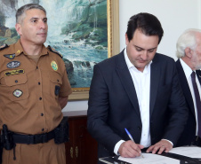 Governador anuncia pagamento das promoções dos praças-militares. -  Curitiba, 15/04/2019  -  Foto de Gilson Abreu ANPr