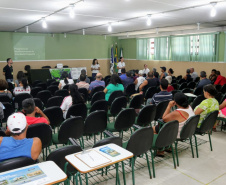 Portos do Paraná promoveram nesta segunda-feira (15), em Antonina, o 3.º Seminário da Pesca no Colégio Estadual Brasilio Machado. 30 pescadores e marisqueiras se reuniram com a equipe da Diretoria de Meio Ambiente para receber o resultado do monitoramento da atividade pesqueira na região.  -  Paranaguá, 15/04/2019  -  Foto: Divulgação APPA