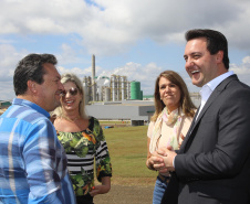Governador Carlos Massa Ratinho Júnior visita a fábrica da Klabin em Ortigueira, na assinatura de convênio com a empresa e a prefeitura do município para a construção da Escola Técnica de Operação Florestal e Agrícola.  -  Ortigueira, 16/04/2019  -  Foto: Jaelson Lucas/ANPr