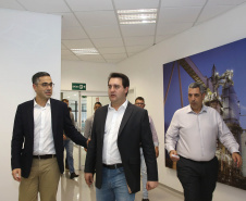 Governador Carlos Massa Ratinho Júnior visita a fábrica da Klabin em Ortigueira, na assinatura de convênio com a empresa e a prefeitura do município para a construção da Escola Técnica de Operação Florestal e Agrícola.  -  Ortigueira, 16/04/2019  -  Foto: Jaelson Lucas/ANPr