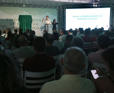 Governador Carlos Massa Ratinho Júnior visita a fábrica da Klabin em Ortigueira, na assinatura de convênio com a empresa e a prefeitura do município para a construção da Escola Técnica de Operação Florestal e Agrícola. - Ortigueira, 16/04/2019 - Foto: Jaelson Lucas/ANPr