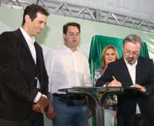 Governador Carlos Massa Ratinho Júnior visita a fábrica da Klabin em Ortigueira, na assinatura de convênio com a empresa e a prefeitura do município para a construção da Escola Técnica de Operação Florestal e Agrícola. - Ortigueira, 16/04/2019 - Foto: Jaelson Lucas/ANPr