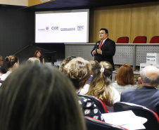 O controlador geral do Estado, Raul Siqueira, durante a apresentação do programa de compliance para servidores públicos, das secretarias, autarquias e empresas públicas. Curitiba, 03-04-19.Foto: Arnaldo Alves / ANPr.