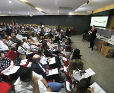 O controlador geral do Estado, Raul Siqueira, durante a apresentação do programa de compliance para servidores públicos, das secretarias, autarquias e empresas públicas. Curitiba, 03-04-19.Foto: Arnaldo Alves / ANPr.