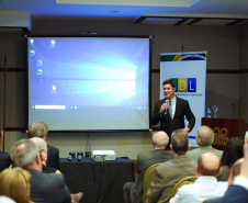 As principais ações e os resultados dos primeiros 100 dias de governo foram apresentados pelo chefe da Casa Civil do Paraná, Guto Silva, a empresários e lideranças do Estado, em evento realizado pelo Instituto Democracia e Liberdade (IDL), nesta terça-feira (16), em Curitiba. Foto: Casa Civil