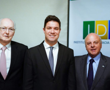 As principais ações e os resultados dos primeiros 100 dias de governo foram apresentados pelo chefe da Casa Civil do Paraná, Guto Silva, a empresários e lideranças do Estado, em evento realizado pelo Instituto Democracia e Liberdade (IDL), nesta terça-feira (16), em Curitiba. Foto: Casa Civil