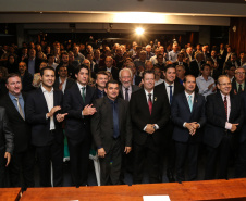 O governador em exercício Darci Piana afirmou nesta terça-feira (12), na posse do novo presidente da Associação dos Municípios do Paraná (AMP), que o Governo enxugou a máquina pública para potencializar os investimentos nos municípios nos próximos anos. Curitiba, 23/04/2019 -  Foto: Geraldo Bubniak/ANPr