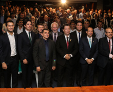 O governador em exercício Darci Piana afirmou nesta terça-feira (12), na posse do novo presidente da Associação dos Municípios do Paraná (AMP), que o Governo enxugou a máquina pública para potencializar os investimentos nos municípios nos próximos anos. Curitiba, 23/04/2019 -  Foto: Geraldo Bubniak/ANPr