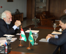 Governador em exercício Darci Piana recebe o  cônsul honorário da Hungria em Curitiba, Marco Aurélio Schetino de Lima.  -  Curitiba, 24/04/2019  -  Foto:  José Fernando Ogura/ANPr