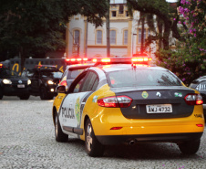 A Polícia Militar começou às 7 horas desta quarta-feira (24) uma megaoperação, a Operação Tiradentes, em todo o Estado, com aproximadamente três mil policiais, 1,2 mil viaturas, além do policiamento já feito rotineiramente. A operação vai até a manhã desta quinta-feira (25) e faz parte de uma ação nacional.  -  Foto: Divulgação PMPR