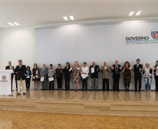 O governador em exercício Darci Piana participa da Posse  dos novos representantes da sociedade civil para a gestão 2019/2021 do O Conselho Estadual do Idoso (CEDI) do Paraná   no Salão de Atos do Palácio Iguaçu,  nesta quarta-feira (24).   Curitiba, 24/04/2019 -  Foto: Geraldo Bubniak/ANPr