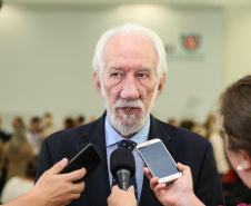 O governador em exercício Darci Piana participa da Posse  dos novos representantes da sociedade civil para a gestão 2019/2021 do O Conselho Estadual do Idoso (CEDI) do Paraná   no Salão de Atos do Palácio Iguaçu,  nesta quarta-feira (24).   Curitiba, 24/04/2019 -  Foto: Geraldo Bubniak/ANPr