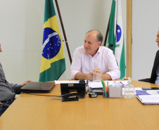 O secretário estadual do Desenvolvimento Urbano, João Carlos Ortega, recebeu nesta quarta-feira (24) mais de uma dezena de prefeitos que apresentaram listas de prioridades às suas respectivas populações.  -  Curitiba, 24/04/2019  -  Foto: Divulgação SEDU