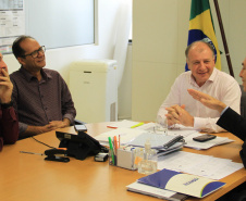 O secretário estadual do Desenvolvimento Urbano, João Carlos Ortega, recebeu nesta quarta-feira (24) mais de uma dezena de prefeitos que apresentaram listas de prioridades às suas respectivas populações.  -  Curitiba, 24/04/2019  -  Foto: Divulgação SEDU