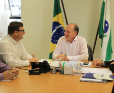 O secretário estadual do Desenvolvimento Urbano, João Carlos Ortega, recebeu nesta quarta-feira (24) mais de uma dezena de prefeitos que apresentaram listas de prioridades às suas respectivas populações.  -  Curitiba, 24/04/2019  -  Foto: Divulgação SEDU