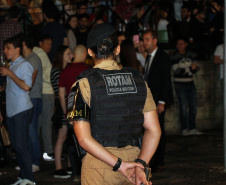 A Polícia Militar do Paraná deflagra a megaoperação Primo que cumpriu 16 mandados de Prisão e de Busca e Apreensão e resultou em 19 encaminhamentos, sendo 15 adultos e quatro adolescentes apreendidos, bem como uma quantidade de drogas recolhida.  -  Curitiba, 26/04/2019  -  Foto: Soldado Amanda Morais