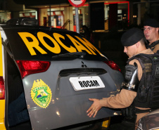 A Polícia Militar do Paraná deflagra a megaoperação Primo que cumpriu 16 mandados de Prisão e de Busca e Apreensão e resultou em 19 encaminhamentos, sendo 15 adultos e quatro adolescentes apreendidos, bem como uma quantidade de drogas recolhida.  -  Curitiba, 26/04/2019  -  Foto: Soldado Amanda Morais