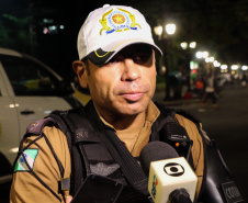 A Polícia Militar do Paraná deflagra a megaoperação Primo que cumpriu 16 mandados de Prisão e de Busca e Apreensão e resultou em 19 encaminhamentos, sendo 15 adultos e quatro adolescentes apreendidos, bem como uma quantidade de drogas recolhida.  -  Curitiba, 26/04/2019  -  Foto: Soldado Amanda Morais